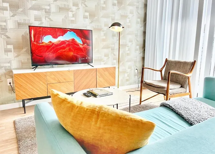 City View Apartment In Downtown